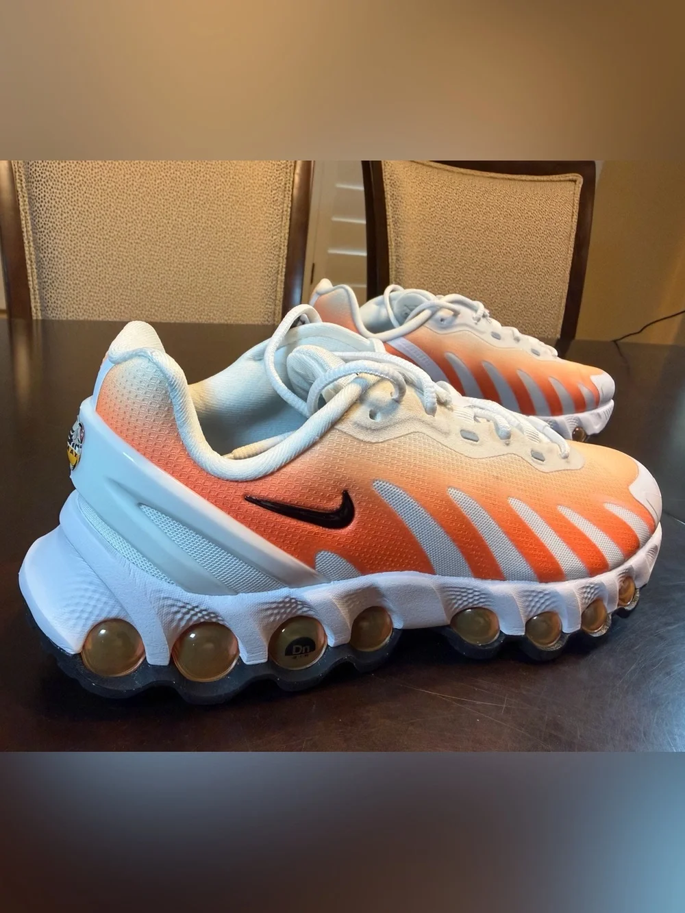 New Nike Air Max DN8 Orange White Sneaker Shoes Size US 6.5Y